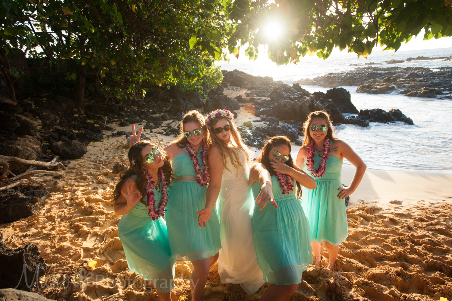 Wedding Photography at Secret Cove Beach, Makena, Maui.  Photography by Mieko Horikoshi.  日本人フォトグラファーによるハワイビーチウェディング撮影。